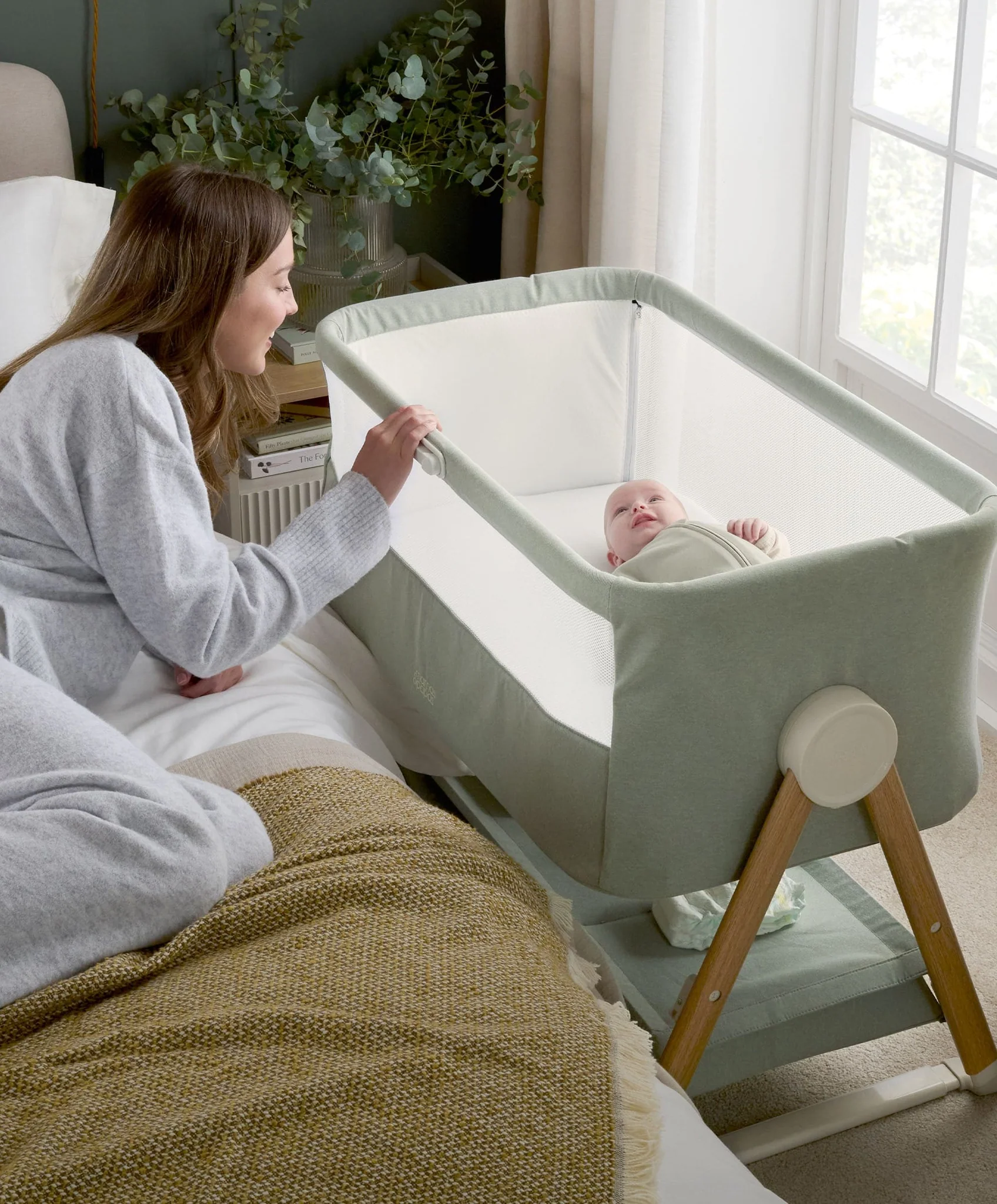 mamas-papas-bedside-sleeping-lua-bedside-crib-sage
